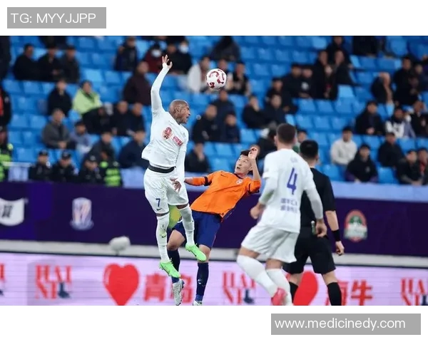 曼佐基精彩破门助力大连英博赢得关键胜利展现球队实力 曼佐基精彩破门助力大连英博赢得关键胜利展现球队实力