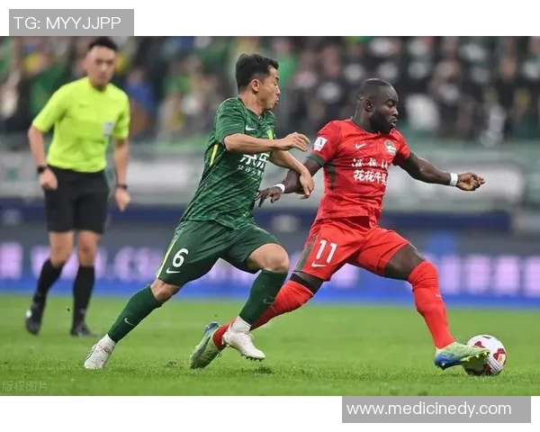 阿奇姆彭补射助力深圳新鹏城逆转胜利展现球队团结拼搏精神