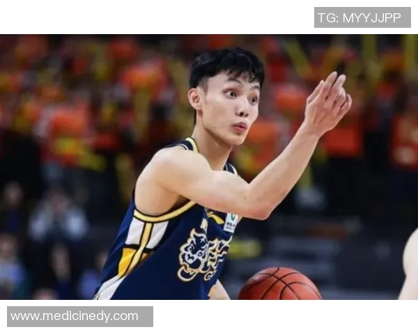 徐杰在比赛中展现出色得分能力助力球队取得胜利的精彩表现分析