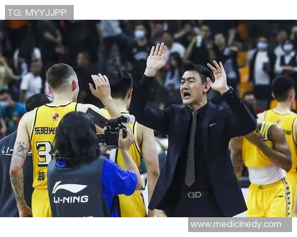 浙江东阳光与对手爆发激烈冲突,全队受罚处理